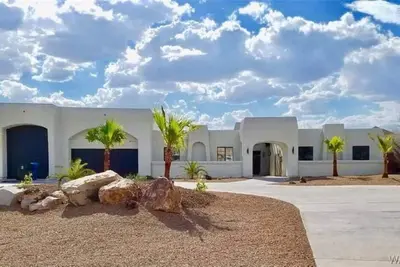 Image de Bullhead oasis! Enjoy putt putt, view, pool & heated spa!