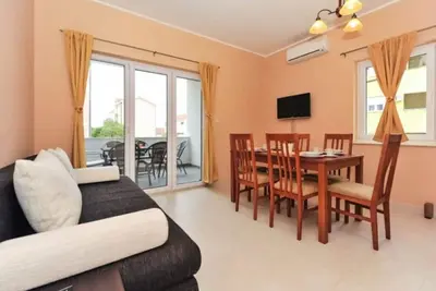 Image de Apartment Plima, 70 m to the beach, 6 people, free WiFi, parking, terrace, Bbq