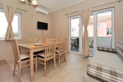 Image de Apartment Plima, 70 m to the beach, 6 people, free WiFi, parking, terrace, Bbq