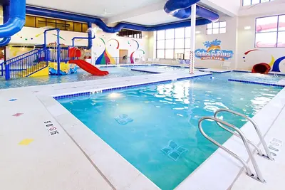 Image de Lovely Suite! Free Breakfast Buffet. Pool, Hot Tub & Waterslide Access. Close to Salt Palace Convention Center!