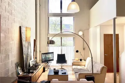 Image de Huge Bohemian Artist Loft with Amazing Light, Design, & Location, near Downtown