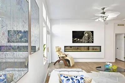 Image de Modern Mountain-Top Designer Los Angeles Home. State of Art