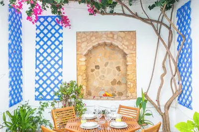 Image de Charming House in Old Town | You will love the patio