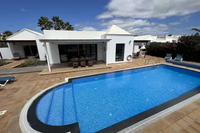 Image de Casa Jemma is a unique Sea Front 4 bedroom villa with 12x4  pool and games room