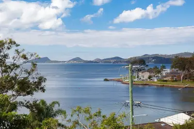 Image de Iluka, 46 Soldiers Point Rd - Stunning Air Conditioned house with Wifi & Water Views