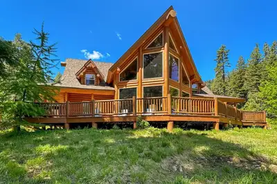 Image de Spacious Log Cabin Near Tamarack w\/ Hot Tub!