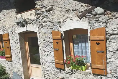 Image de Charming house in the heart of the village of Saint Bon