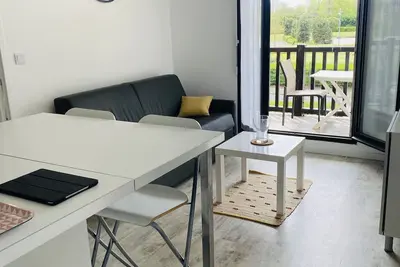 Image de Beau T2 avec grand balcon - accès direct à la plage (150m) -