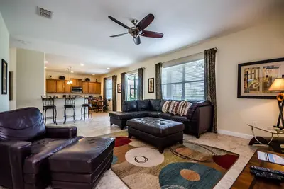 Image de Family Friendly 5 Bed Game Spa Pool Home in The Shire at West Haven