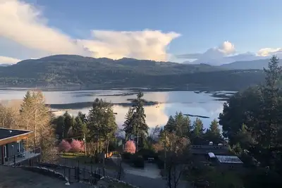 Image de Nanoose Bay South Facing Sea View Suite - Escape to Moon Bay