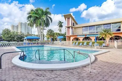 Image de Amazing 2br/1bath, hallandale beach, free parking!