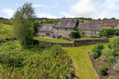 Image de 5* Luxury, Award Winning, Waterside Barn, Derbyshire, Sleeps 8-10 Persons+1 Dog
