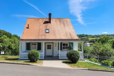 Image de Vacation home with fantastic veranda, garden, fireplace, infrared cabin