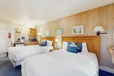 Image de Suite rustique au coeur de Northstar w / piscine partagée et un bain à remous! À proximité des pistes!