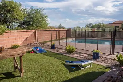 Image de Stunning 4 Br in the Foothills w/ Private Pool &  Mountain Views ⛰️✨&🎱