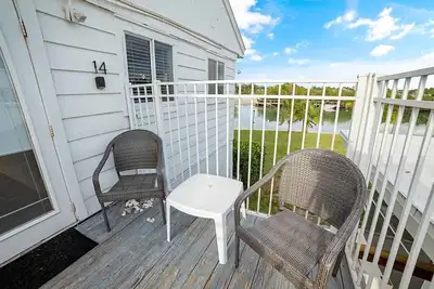 Image de Ocean View Jr. Bungalow 3 chambres w / accès à la plage privée sur Casey Key