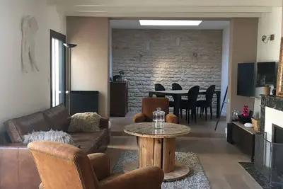 Image de Charming Townhouse of 130 m2 With Patio of 40m2 - 10 min Walk From the Center