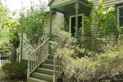 Image de Kelley Grove Cottage - intimité boisée près d'Acadia et Bar Harbor