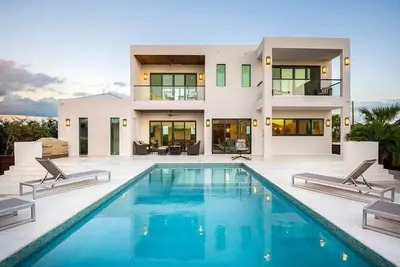 Image de Spectacular Villa- Private Pool, Luxurious Extras