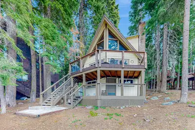 Image de Superbe, maison au bord du lac les chiens avec un quai - montagne et vue sur le lac!