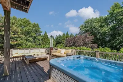Image de Montauk Beach Perfection. 4br / 3. 5ba. Nouvelle peinture, tapis, a / c & lits.