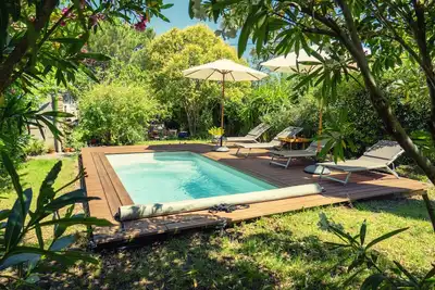 Image de Air-conditioned Catalan house - Intimate garden & heated pool