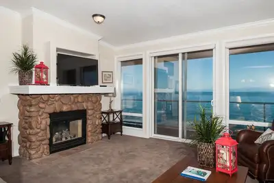Image de * Promo! * Dernier étage Oceanfront Condo-Hot Tub / Wifi / Piscine intérieure / Hdtv et bien plus encore!