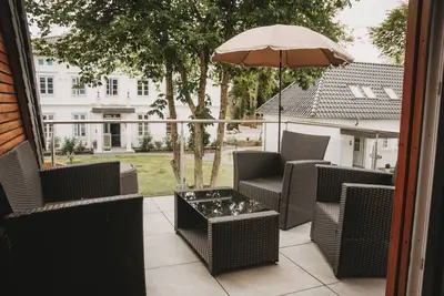 Image de Appartement moderne propre terrasse sur le toit situé au calme dans la cour historique