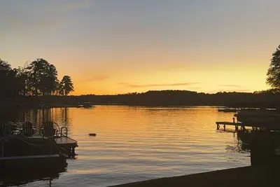 Image de Perfect Family Gathering Spot On Lac Oconee. 5 chambres avec vue sur le lac Ritz