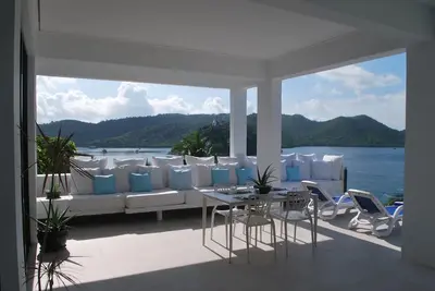Image de Lux 5-Br Villa avec piscine privée \/ Chef