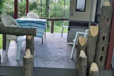 Image de Campeur 24ft au bord de l'étang