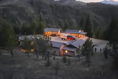 Image de Bear Creek Cabins - Family Reunions, Group Retreats - Private Mountain Retreat