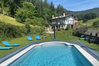 Image de Large house with private pool in stunning rural location - 4km to the beaches