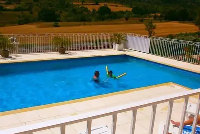 Image de Magnifique  domaine en plein sud de l'ardeche avec grande picsine, bbq
