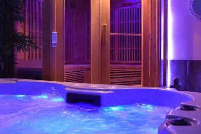 Image de Séjour à 2 en amoureux gîte jacuzzi sauna piscine Gorges du Tarn Millau Aveyron