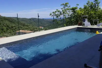 Image de Rustico dans le centre historique avec vue sur la mer, une connexion Wi-Fi, Tv, terrasse, jardin,