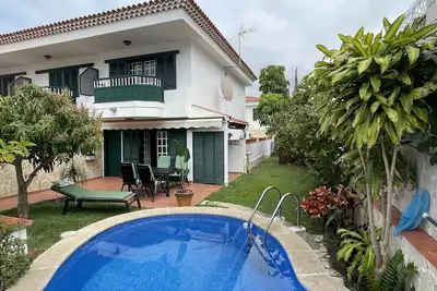 Image de Fantastique maison avec piscine et jardin dans un quartier calme et résidentiel, et central