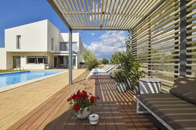 Impressive avant-garde villa for up to 10 people