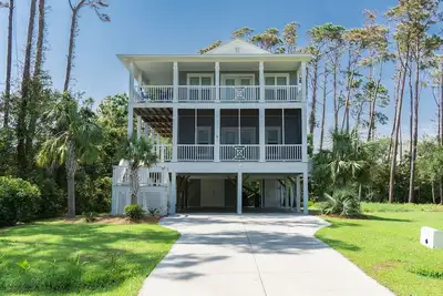Image de Southern Charm: Beach walk home in East Beach perfect for a family getaway