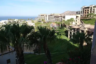 Image de Vistas increibles, bonitas albercas, restaurantes deliciosos y un mercado.
