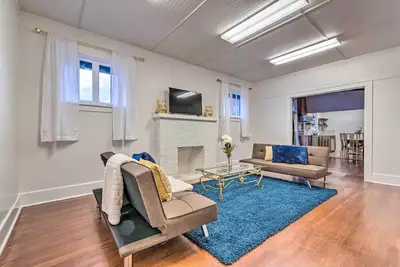 Image de 1 Mi to Bathhouse Row: Bright Hot Springs Home!