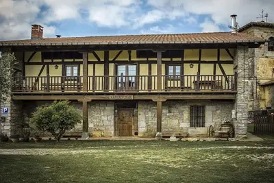 Image de Rural House Apezetxea Landetxea, Arruitz (Larraun) between 8 to 33 people.