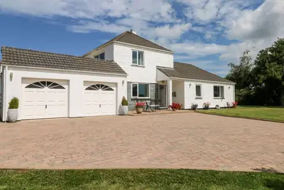 Image de Trevore Farmhouse, pet friendly, with hot tub in Chacewater