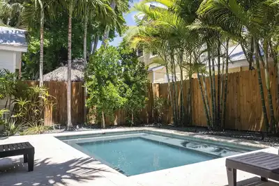 Image de Steps from Duval with Private Pool – Southern Palms