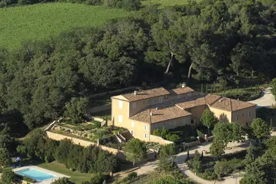 Image de Magnifique bastide avec piscine en face du Colorado Provençal, sans vis à vis