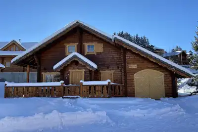 Image de Chalet avec 4 chambres, 12 Ă 14 couchages, proches du front de neige