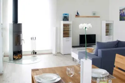 Image de Floating House 1 Struck with fireplace - 01. Floating Houses (95 m²) with fireplace
