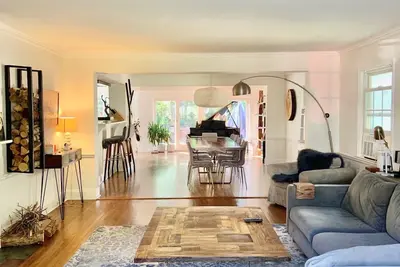 Image de Perfect Open Space Home in Quality Kid Friendly Neighborhood