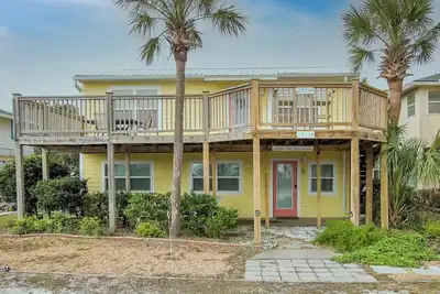 Image de Under The Boardwalk - Across from Beach - 2 bd / 1 bt
