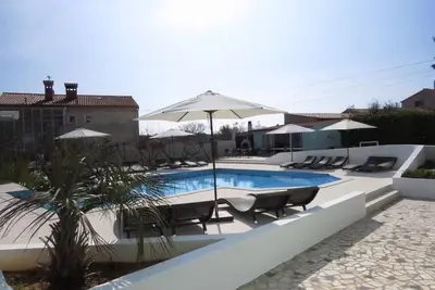Image de Residence Beni 5 with large heated pool